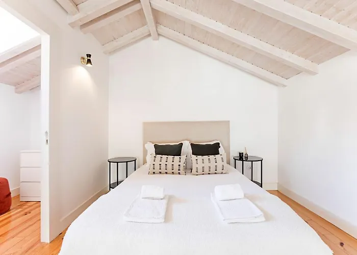 Apartment D. Joao Iv By Lovelystay