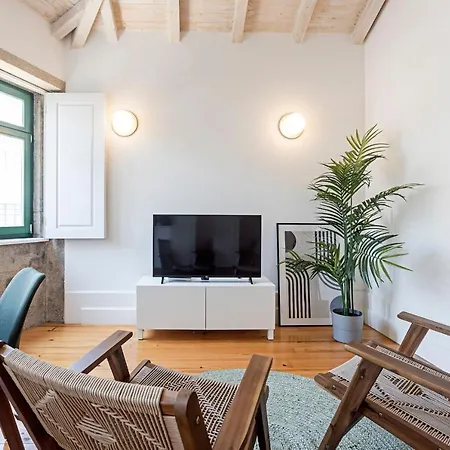 D. Joao Iv By Lovelystay *