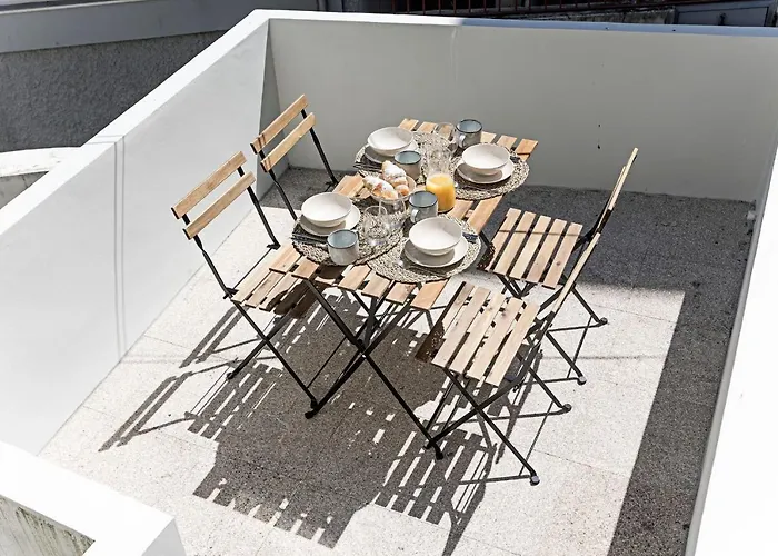 D. Joao Iv By Lovelystay Porto