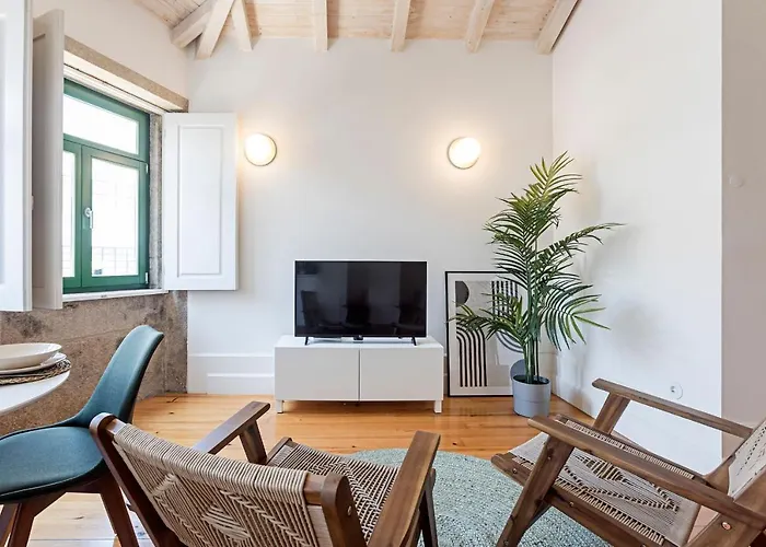 D. Joao Iv By Lovelystay *