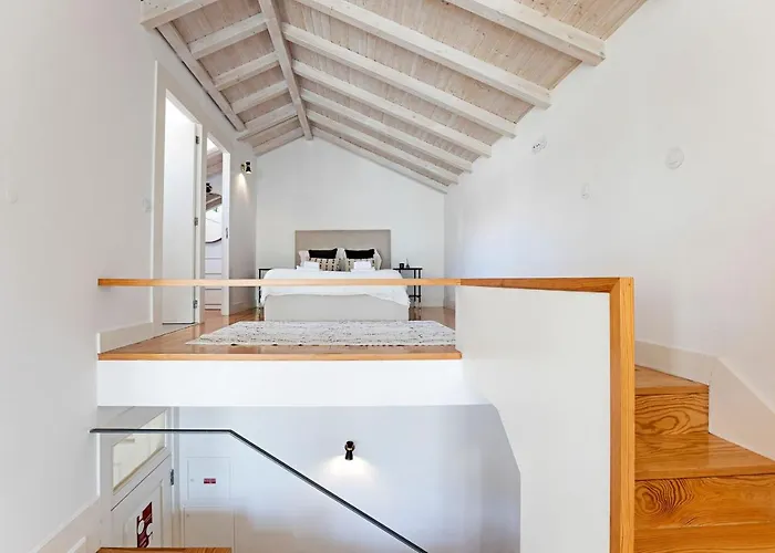 D. Joao Iv By Lovelystay Porto