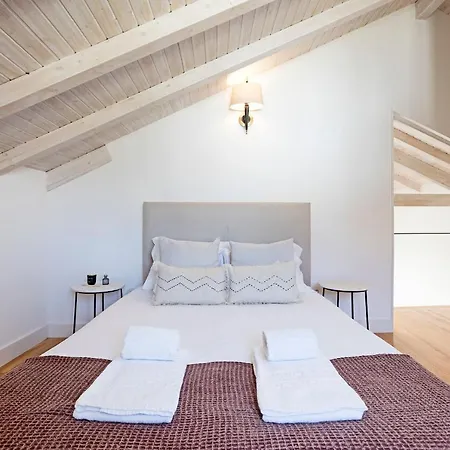 D. Joao Iv By Lovelystay *